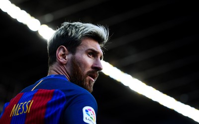 熊猫体育动态-B席和哈兰德庆祝