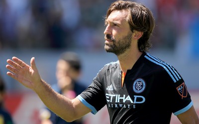 熊猫体育精华-于帕梅卡诺赛后躲着走