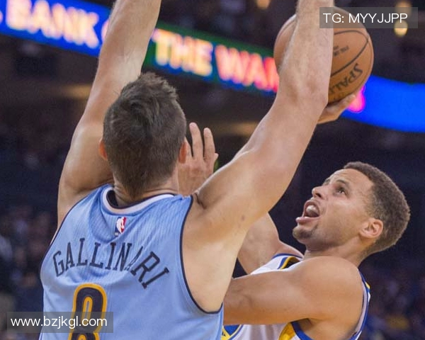 古加赛后与对手交换球衣